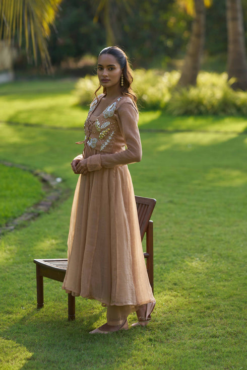 Tani suit Champainge