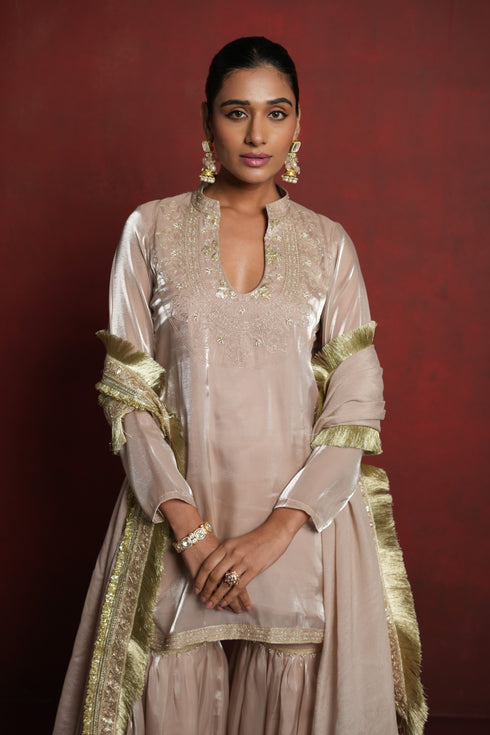 Sanvi suit Champagne