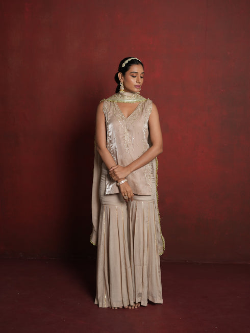 Trisha suit Champagne