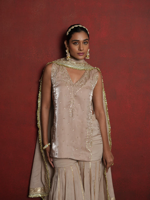 Trisha suit Champagne