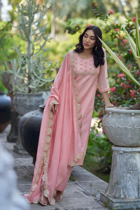 Noor Suit Pink