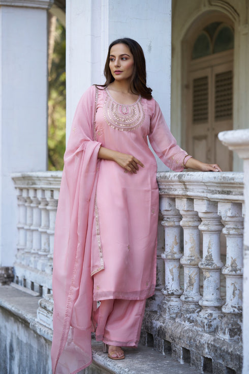 Noori Suit Pink