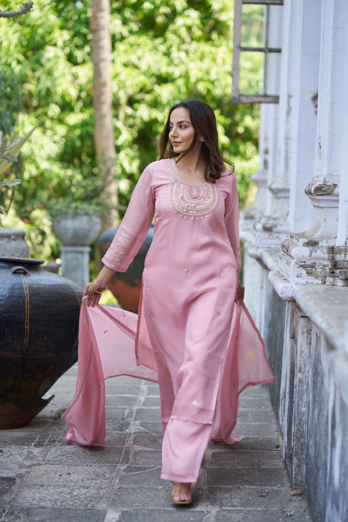 Noori Suit Pink