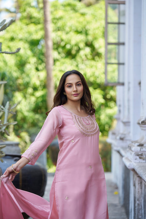 Noori Suit Pink