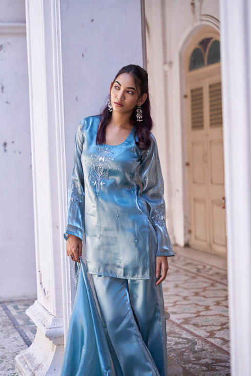 Nazakat Suit shimmery Blue